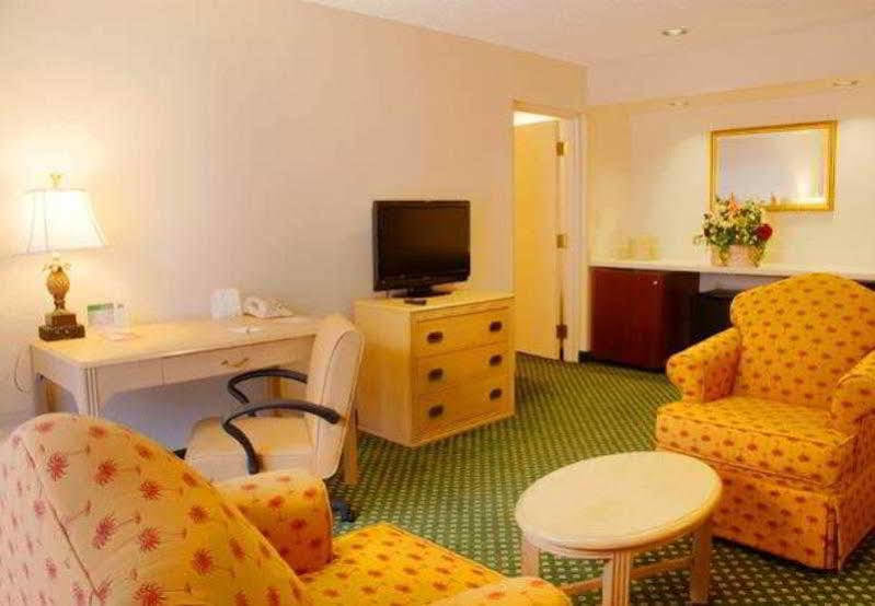 Courtyard By Marriott Fort Lauderdale